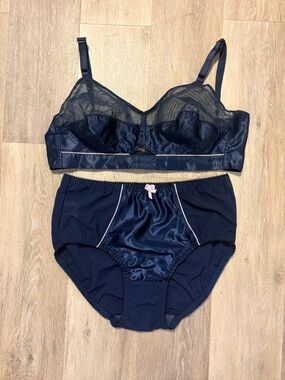 What Katie Did “Gold Label” bra and panties set. Size 12/38D.